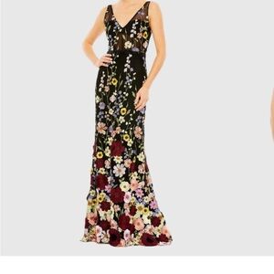 Mac Duggal black and Yellow Sleeveless V-Neck Gown
